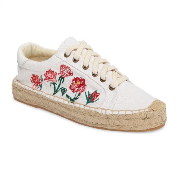 Soludos Shoes - Soludos embroidered sneakers. Fit like a size 9.
